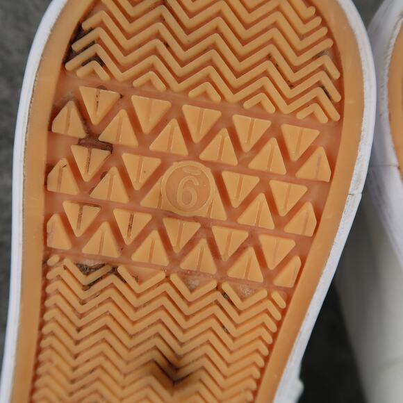 Universal Thread Shoes Womens 9 Casual Sneaker Fabric Lace Up Flat Comfort White - Picture 11 of 12